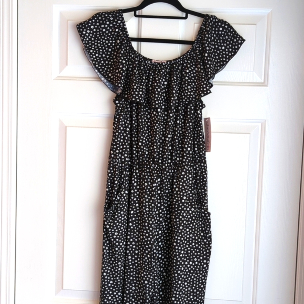 NWT Chenault Girls Black and White Floral Jumpsuit Size 16